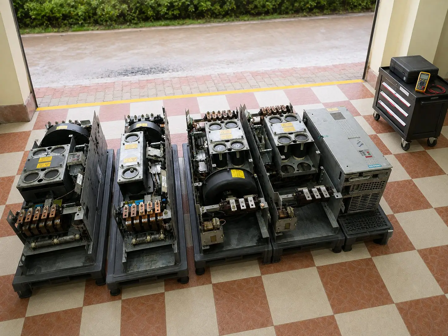 High-power drives in the service area